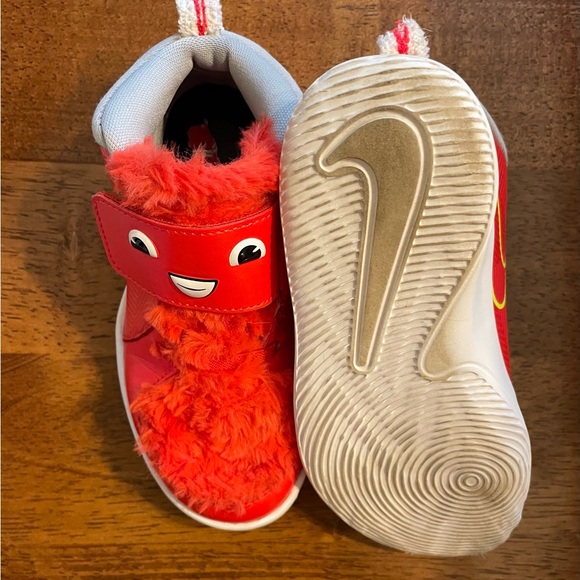 Nike Team Hustle D9 Lil 'Fast n Furry - Chile Red' CT4066-600 size 10C - Picture 5 of 8